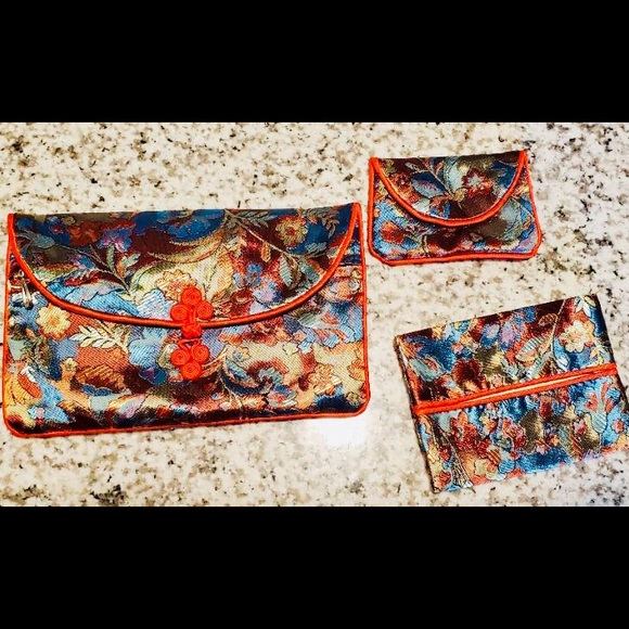 Embroidered silk purse with coin and card wallet - Picture 2 of 8